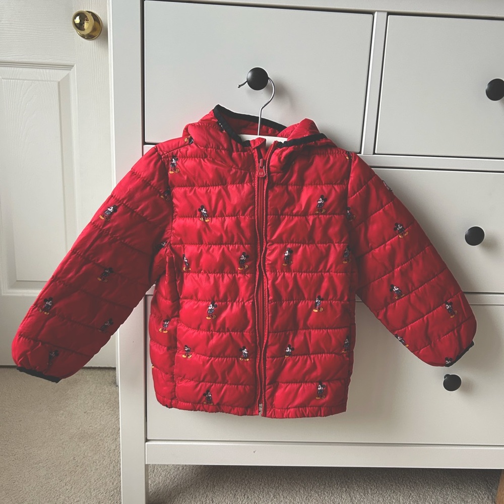 Disney and Gap 5T red Mickey puffer jacket with hood